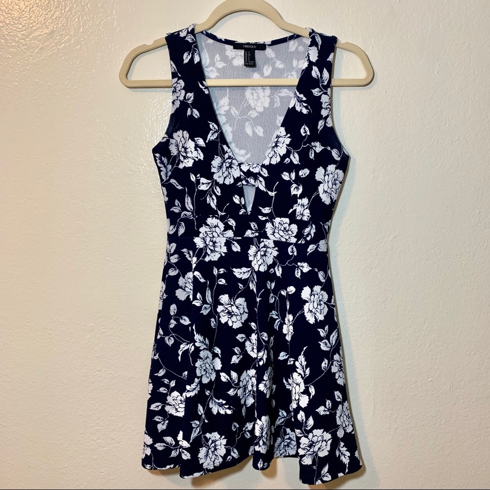 💕3 for $12💕 Forever 21 Floral Dress